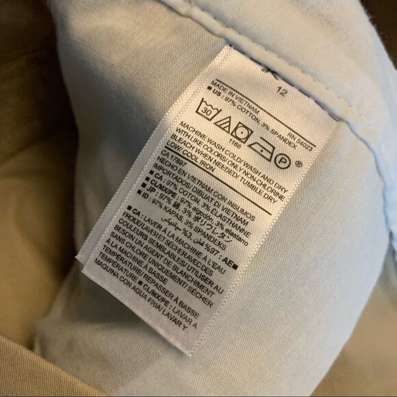 Old Navy Classic Khaki Shorts Neutral Summer Casual Uniform 12 - Picture 4 of 4